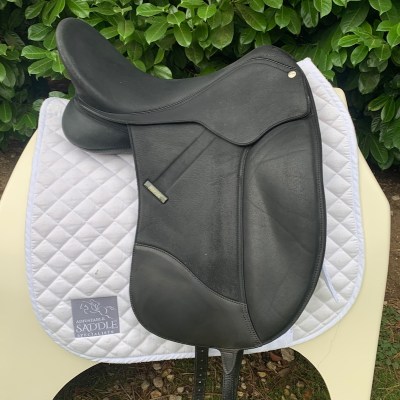 Wintec 17” Isabell Werth Original Dressage (S3519) 